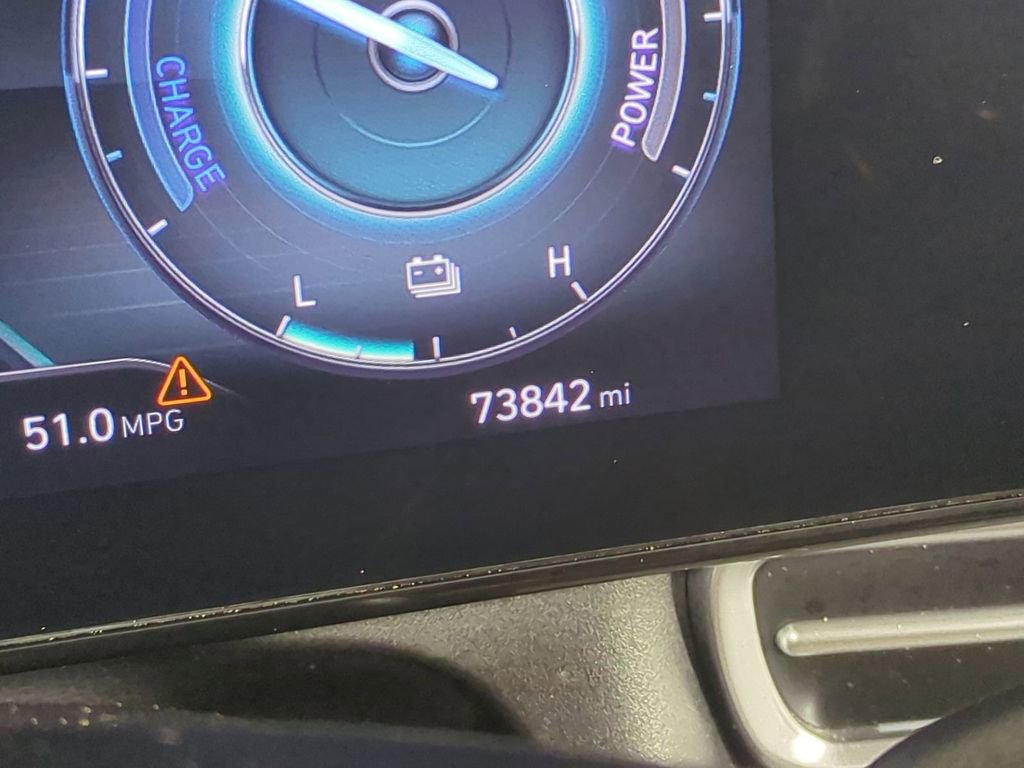 Used 2023 Hyundai Elantra Limited w/ Cargo Package image 35