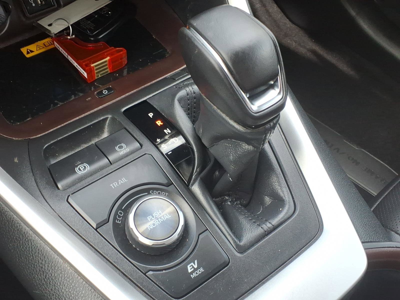 Certified 2025 Toyota RAV4 Limited w/ Advanced Technology Package image 19