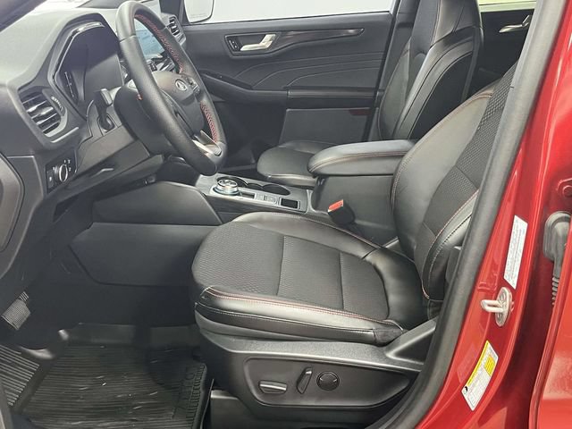 Used 2025 Ford Escape ST-Line w/ Equipment Group 301A FWD image 16