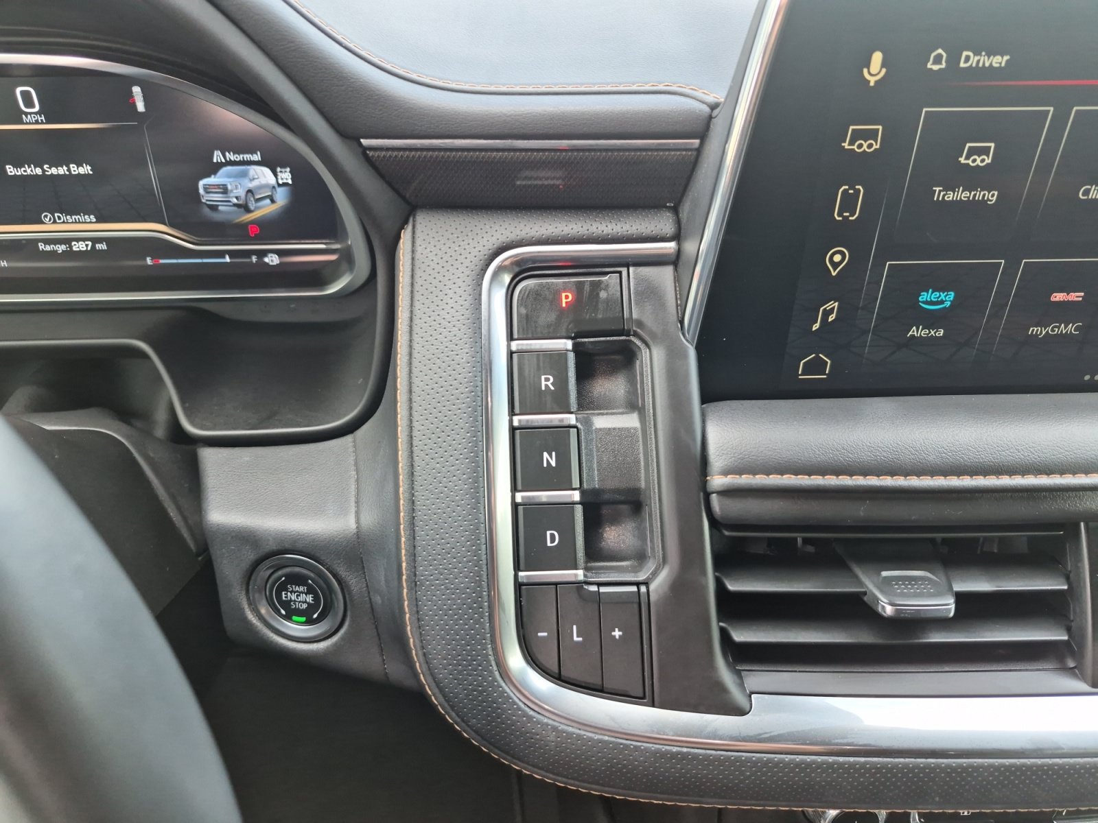 Used 2024 GMC Yukon XL AT4 w/ AT4 Premium Plus Package AWD/4WD image 21