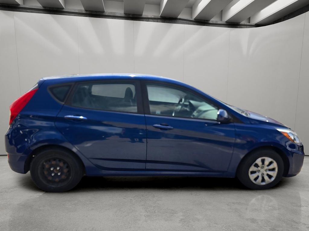 Used 2017 Hyundai Accent SE FWD image 11