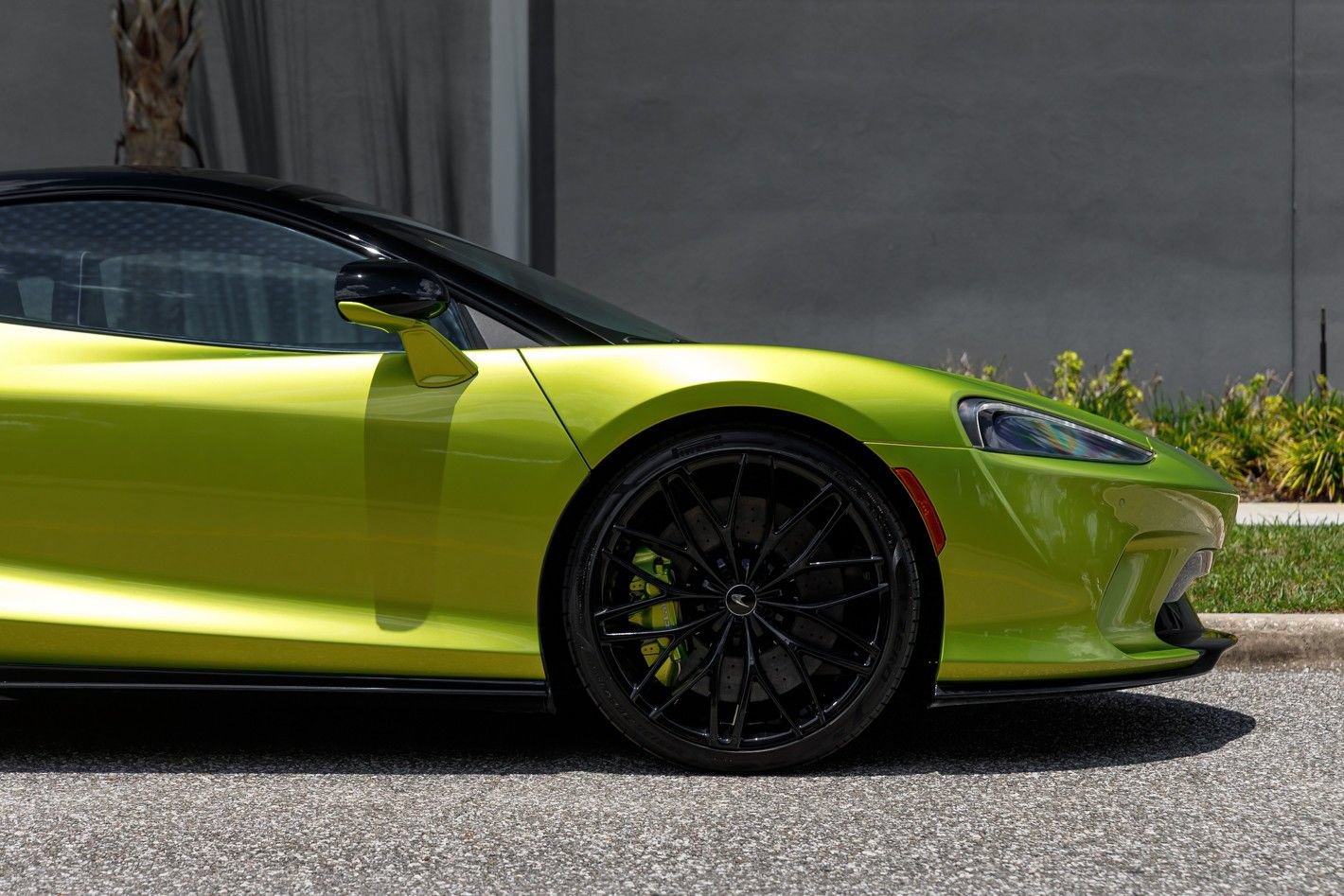 Used 2023 McLaren GT RWD image 14
