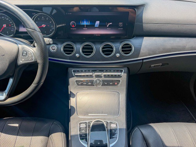 Used 2018 Mercedes-Benz E 300 image 11