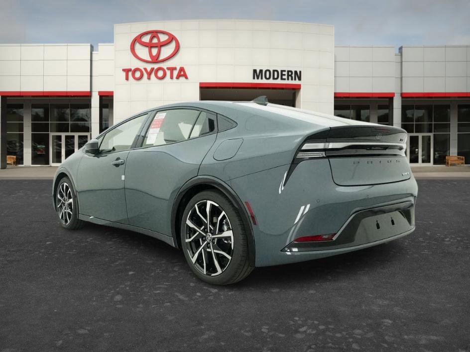 New 2026 Toyota Prius Plug-In Hybrid FWD image 13