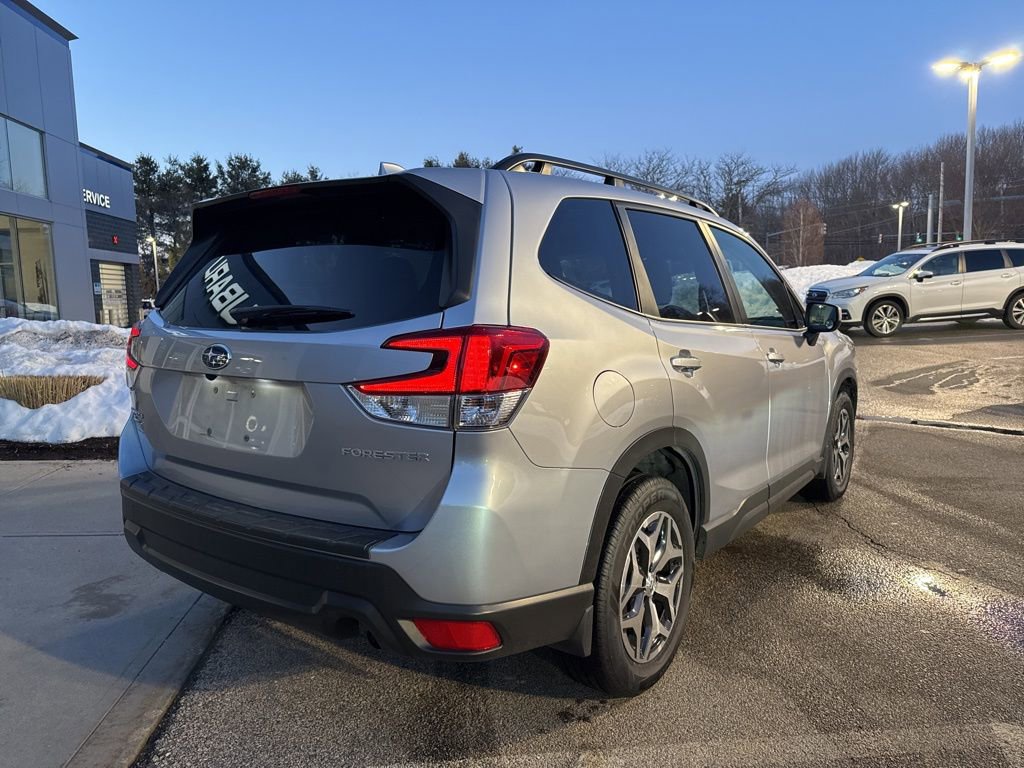 Used 2023 Subaru Forester Premium image 4
