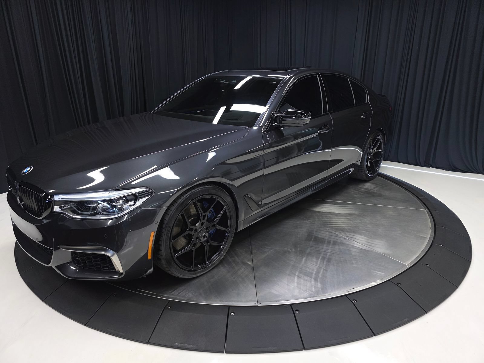 Used 2020 BMW M550i xDrive w/ Executive Package AWD/4WD image 9