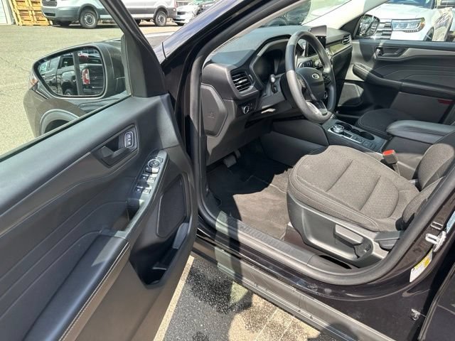 Used 2025 Ford Escape Active AWD/4WD image 10