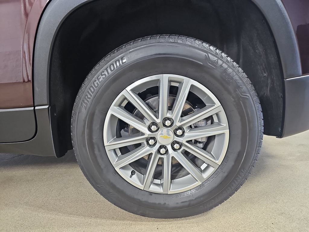 Certified 2023 Chevrolet Traverse LT FWD image 41