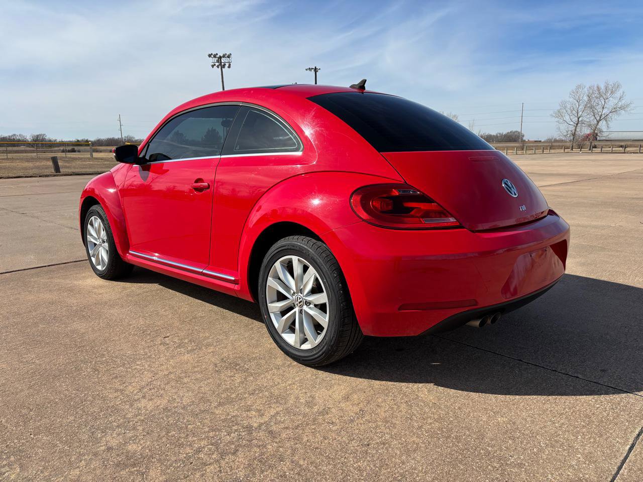 Used 2013 Volkswagen Beetle TDI FWD image 6