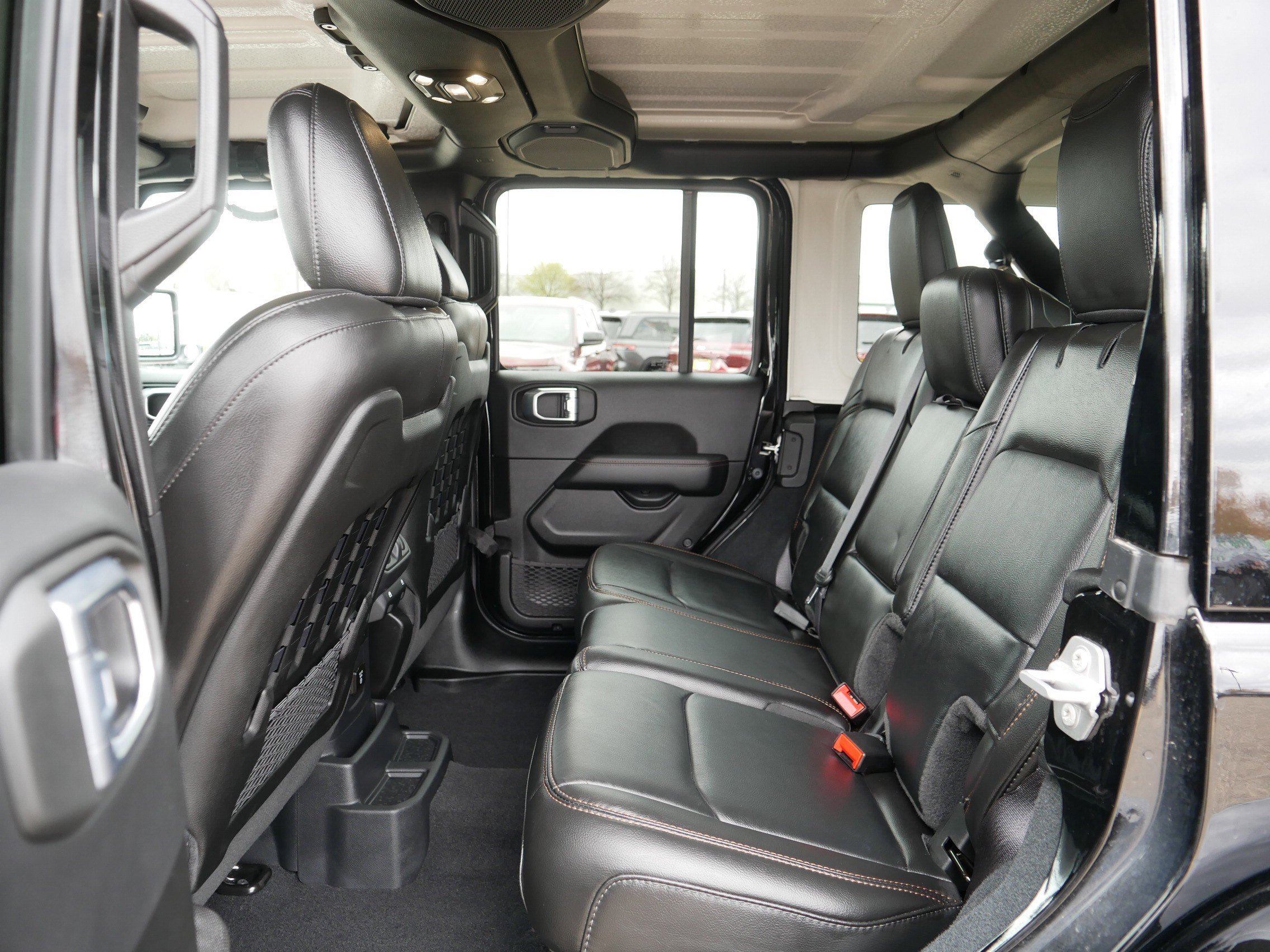Used 2022 Jeep Wrangler Unlimited Rubicon w/ Trailer Tow Package AWD/4WD image 35