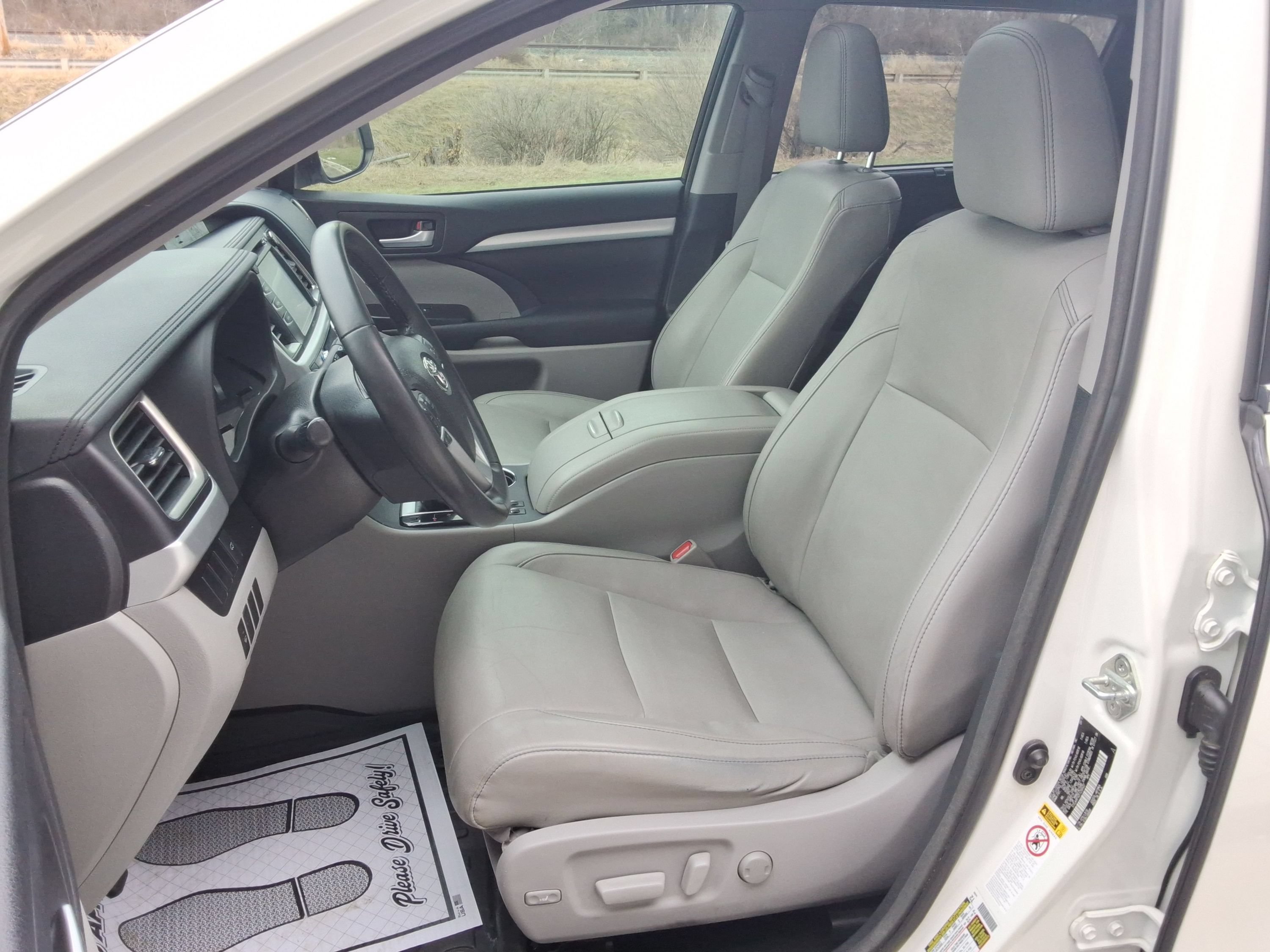 Used 2015 Toyota Highlander XLE AWD/4WD image 27