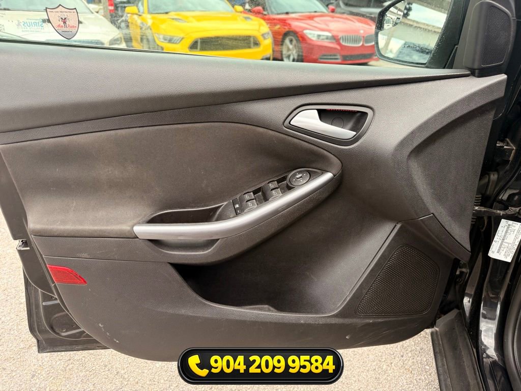 Used 2014 Ford Focus Titanium FWD image 17