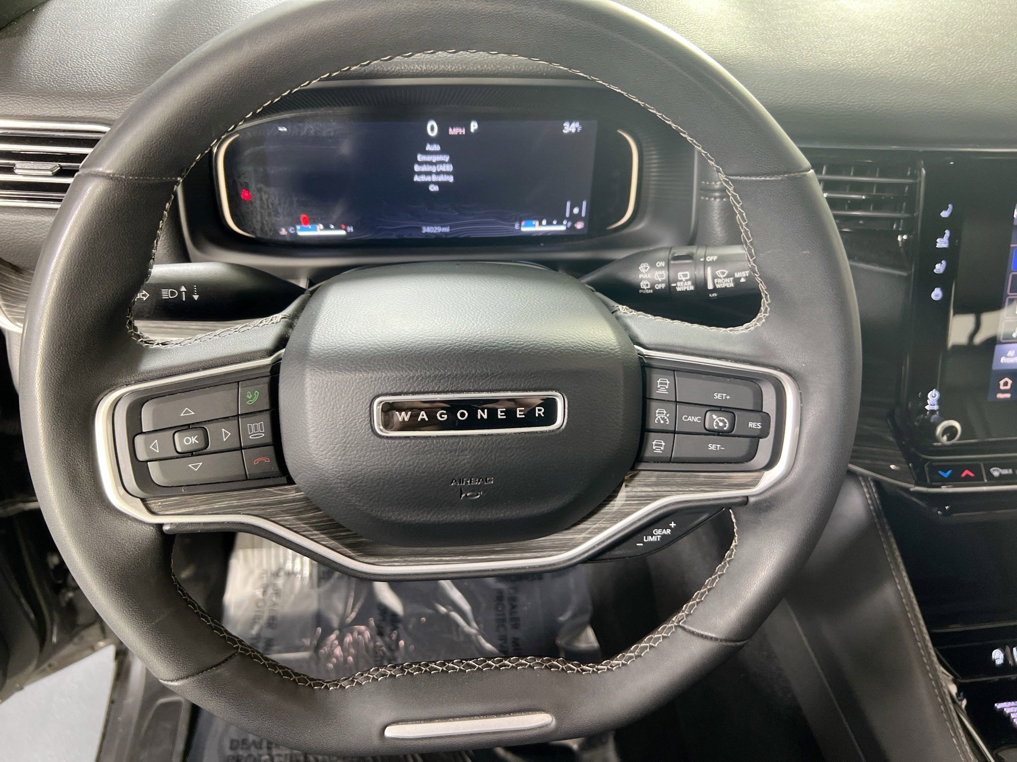 Used 2022 Jeep Wagoneer Series II AWD/4WD image 11