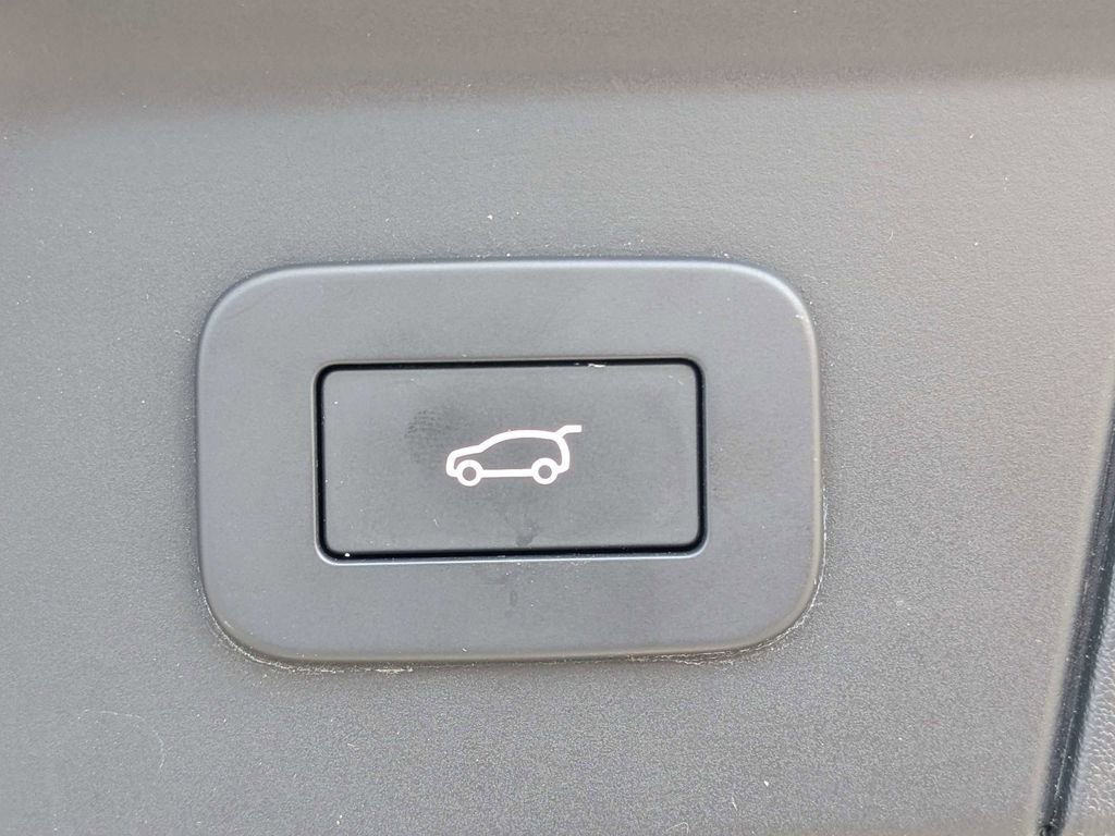 Used 2025 Land Rover Range Rover Velar Dynamic SE AWD/4WD image 14