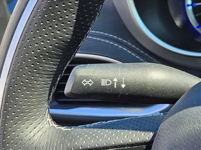 Used 2021 Chrysler Pacifica Limited w/ Uconnect Theater Family Group image 16