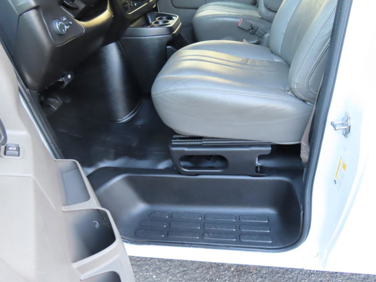 Used 2023 Chevrolet Express 2500 Extended w/ Driver Convenience Package RWD image 8