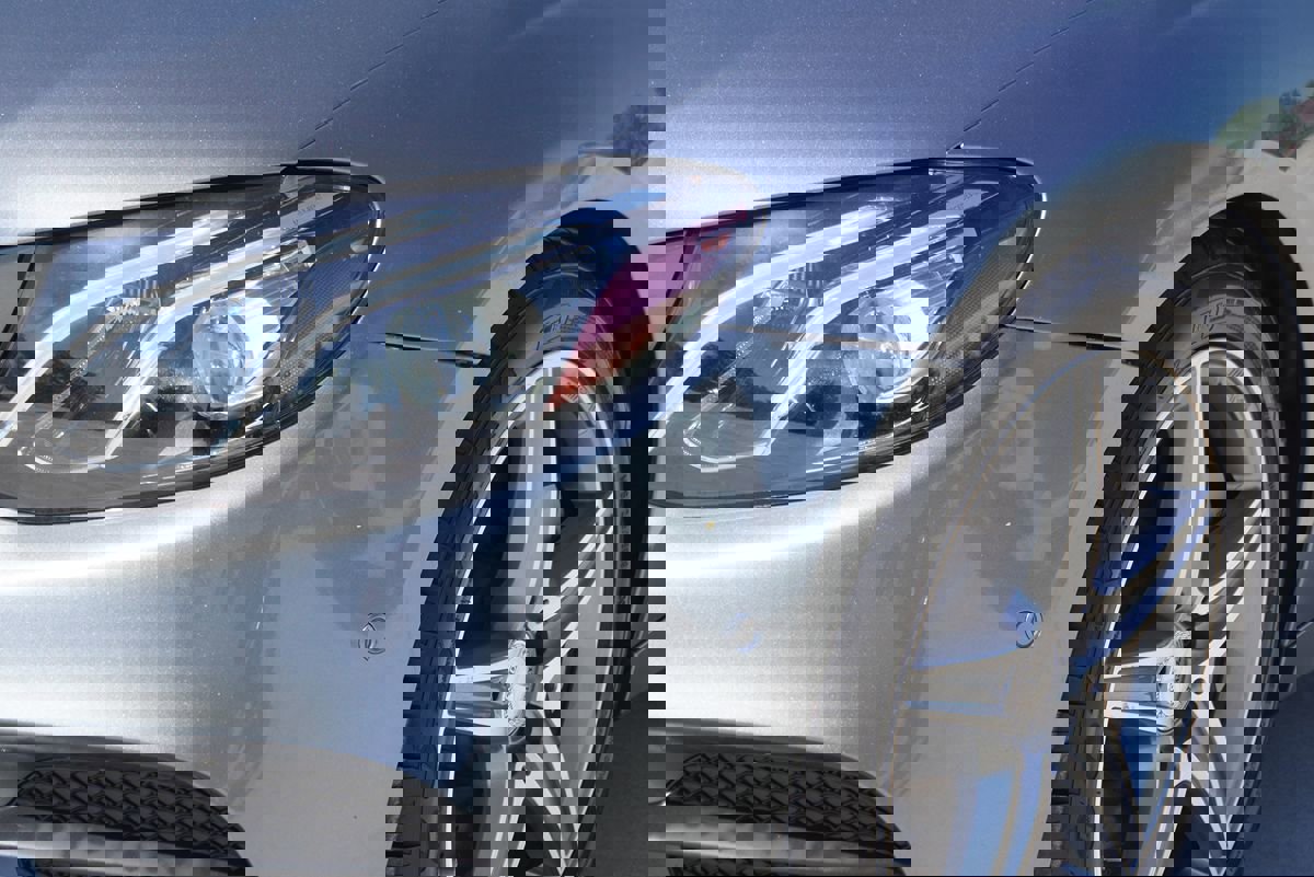 Used 2017 Mercedes-Benz E 300 image 2