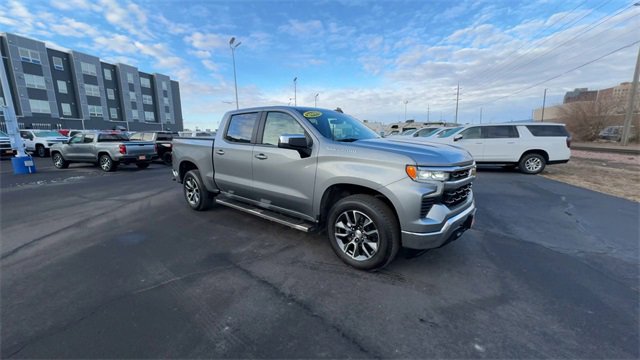 Used 2023 Chevrolet Silverado 1500 LT image 2