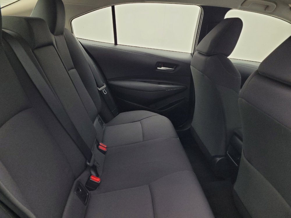 Used 2021 Toyota Corolla LE image 19