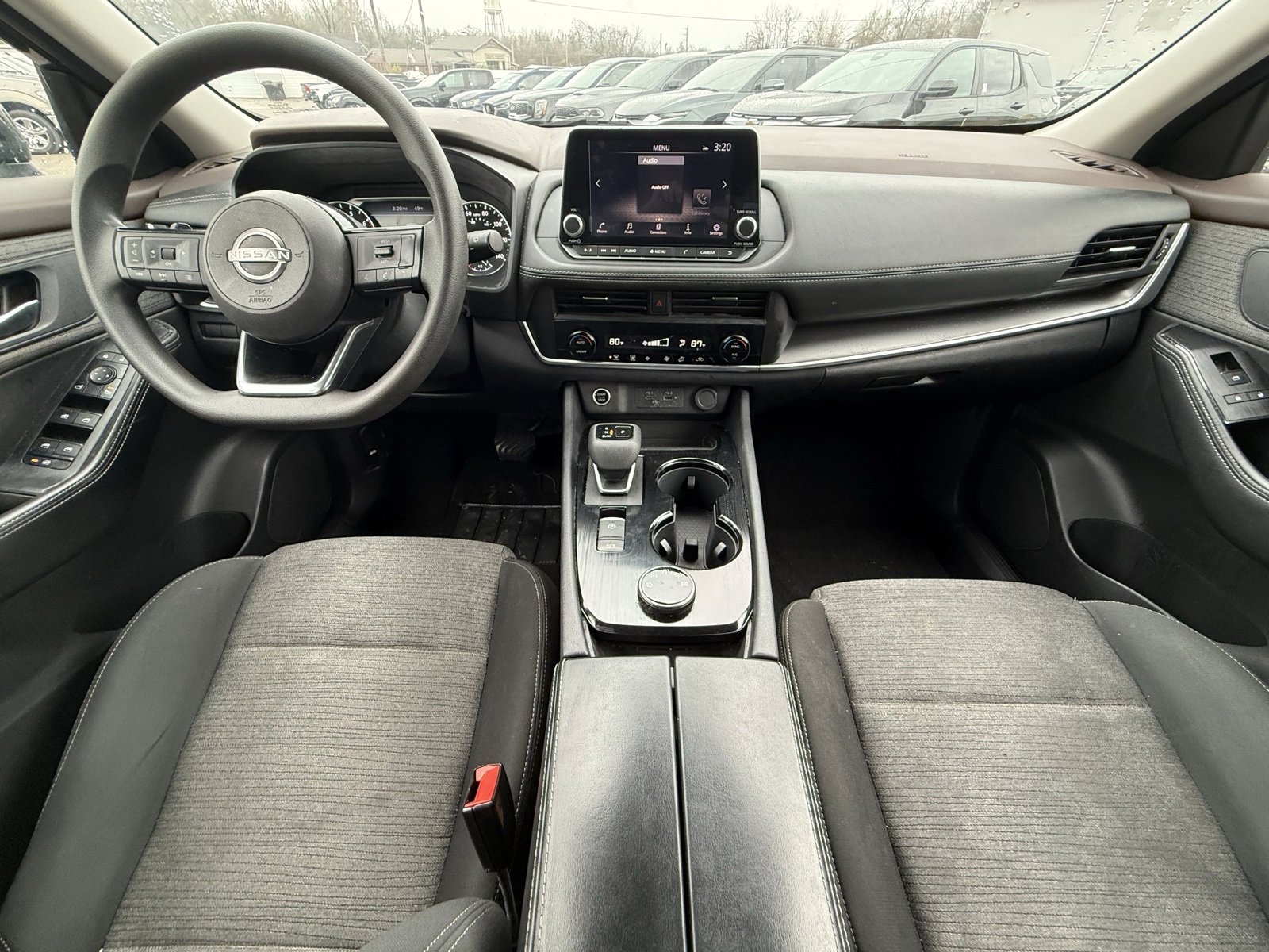 Used 2023 Nissan Rogue SV image 18