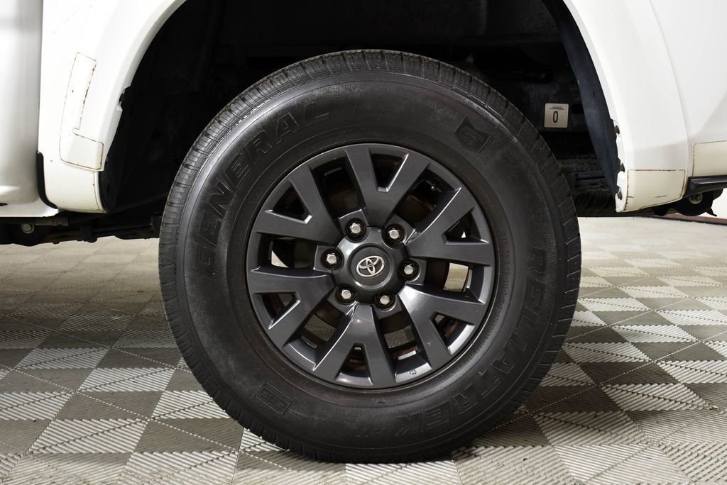 Used 2021 Toyota Tacoma SR5 image 20