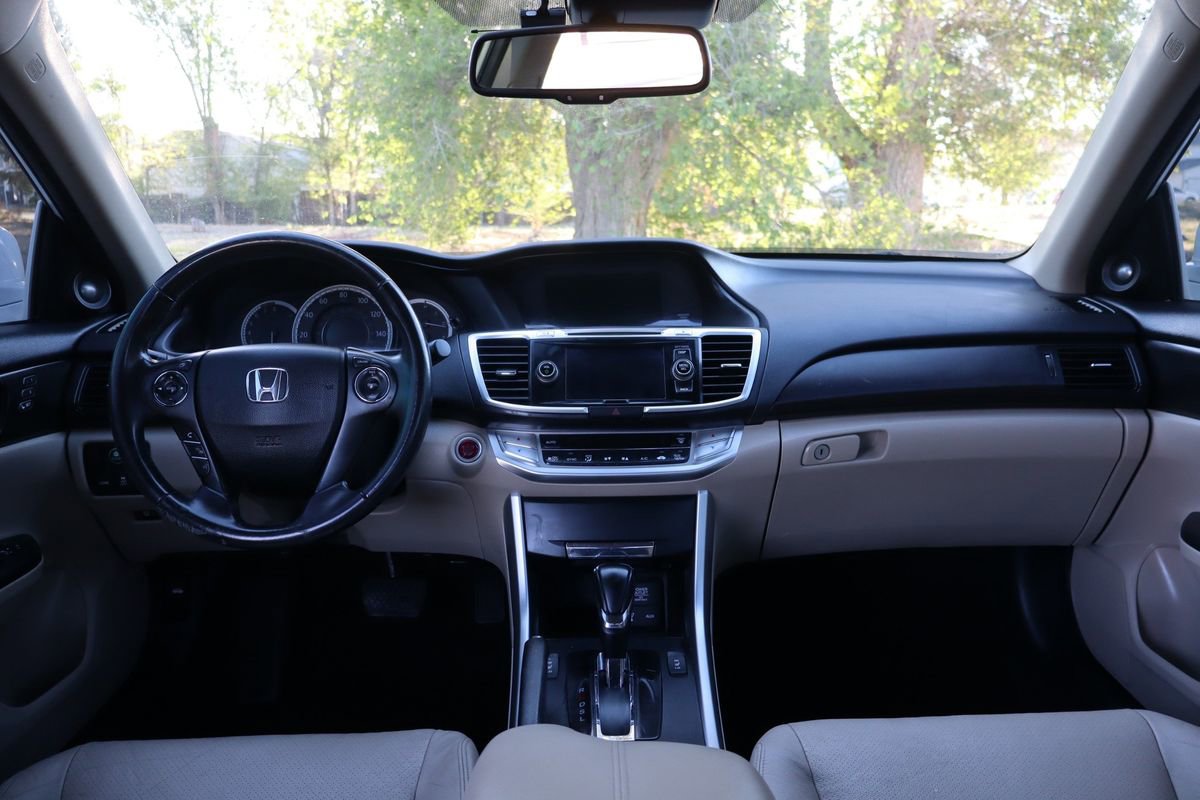 Used 2015 Honda Accord EX-L image 16