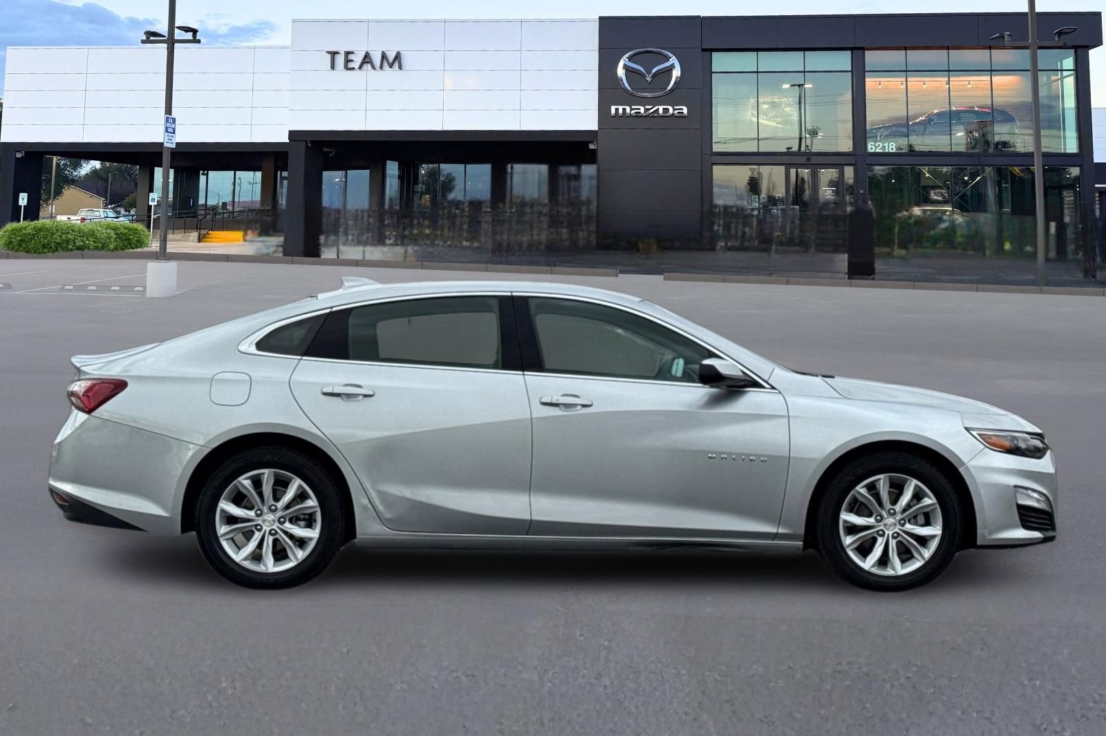 Used 2022 Chevrolet Malibu LT image 3
