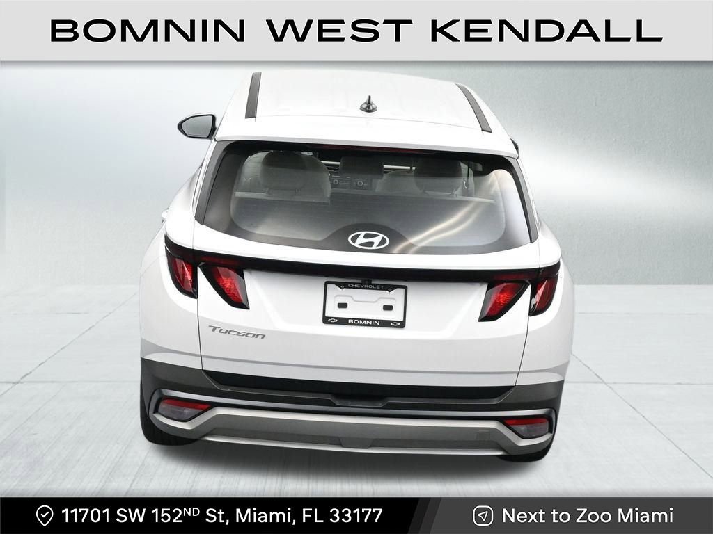 Used 2025 Hyundai Tucson SE image 16