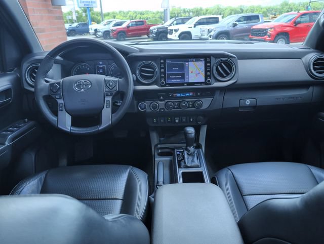 Used 2021 Toyota Tacoma TRD Off-Road w/ TRD Premium Off Road Package AWD/4WD image 15