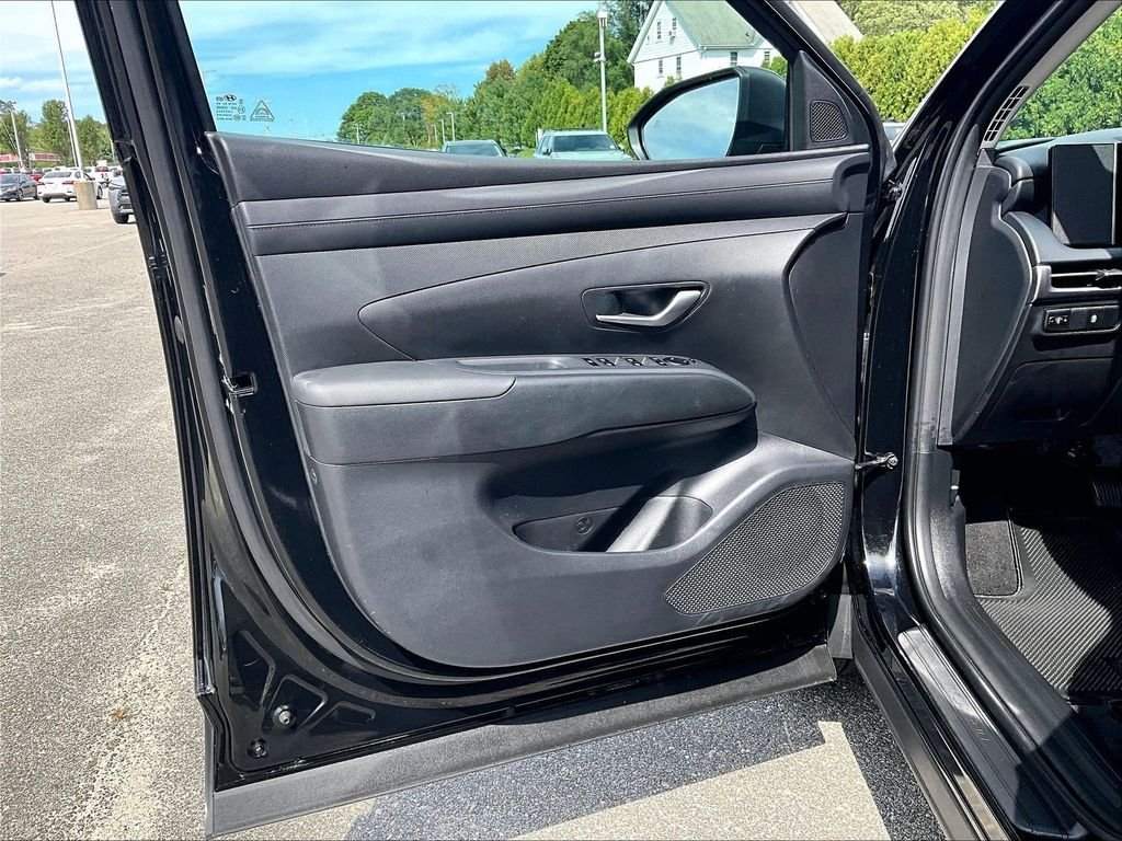 Used 2025 Hyundai Tucson SE AWD/4WD image 9