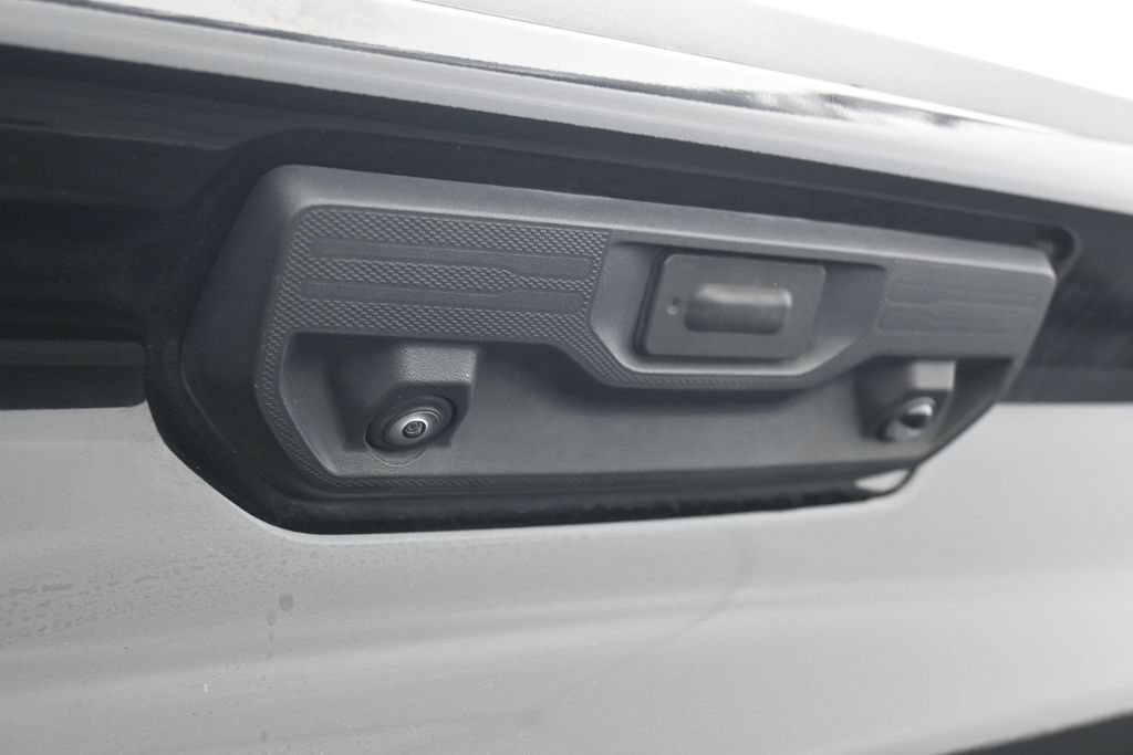 Used 2024 Chevrolet Silverado 1500 LT RWD image 31