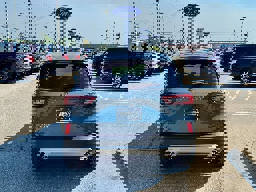 New 2025 Ford Escape Active image 4