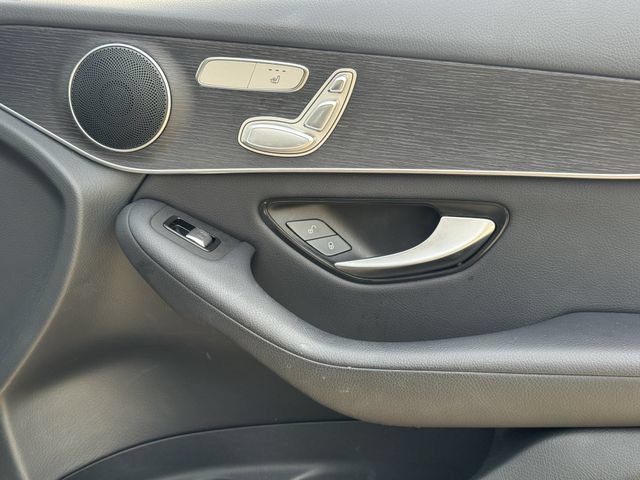 Used 2022 Mercedes-Benz GLC 300 4MATIC image 29