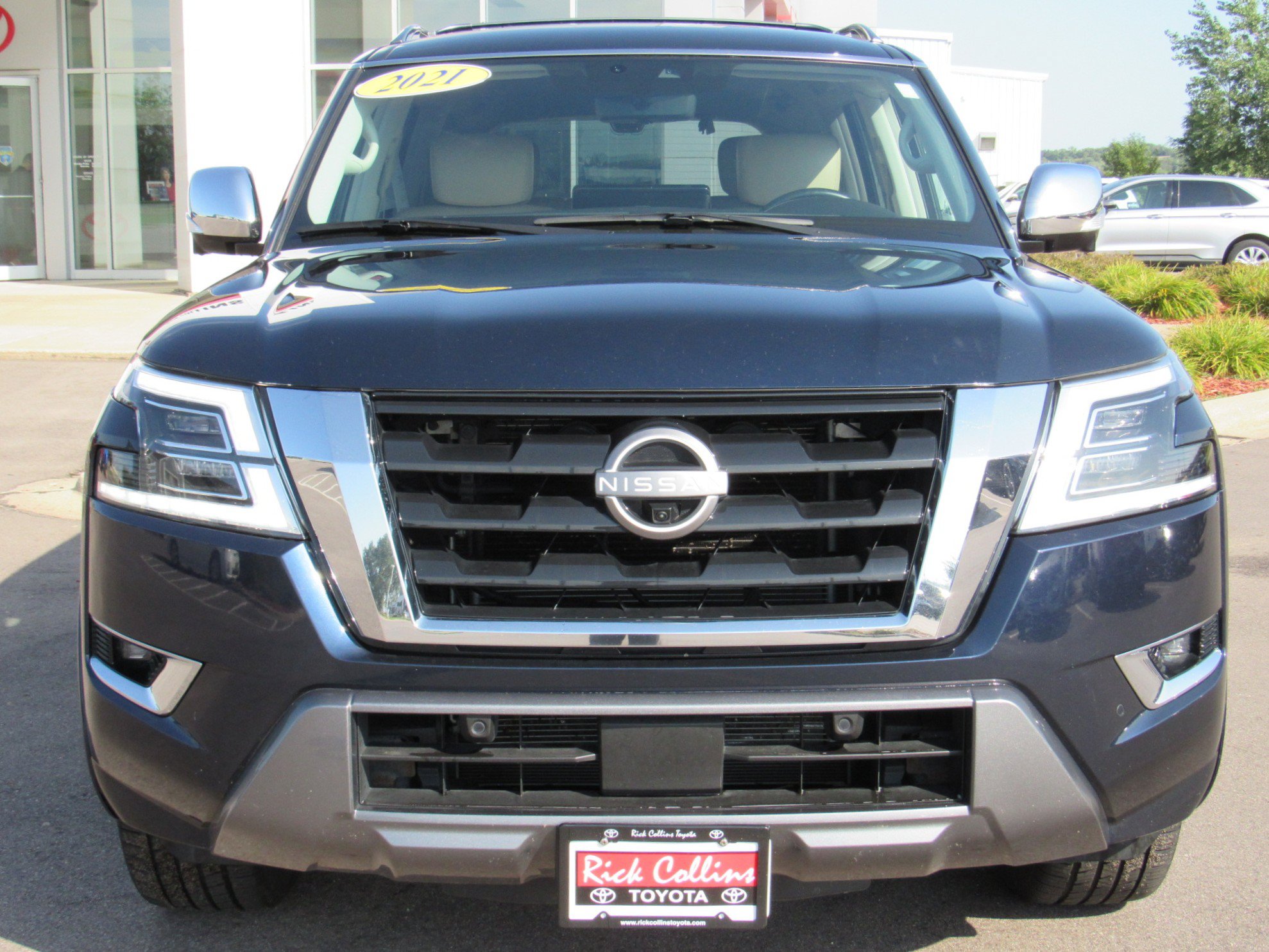 Used 2021 Nissan Armada Platinum w/ Captain's Chairs Package AWD/4WD image 3