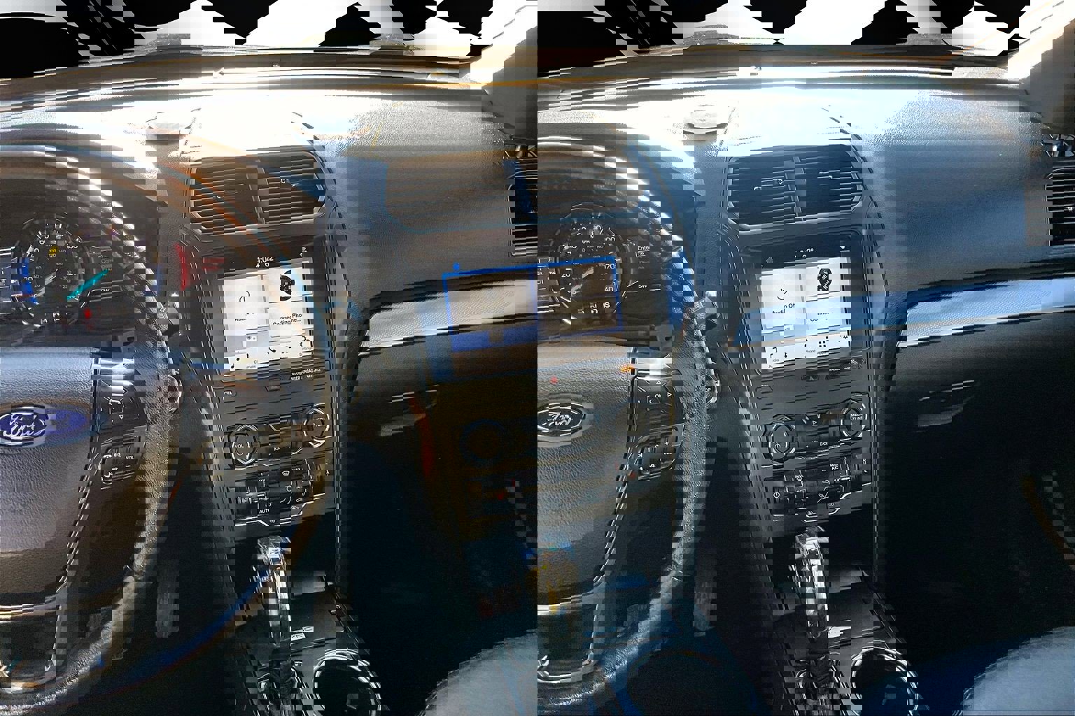 Used 2018 Ford Explorer XLT w/ Equipment Group 202A image 5