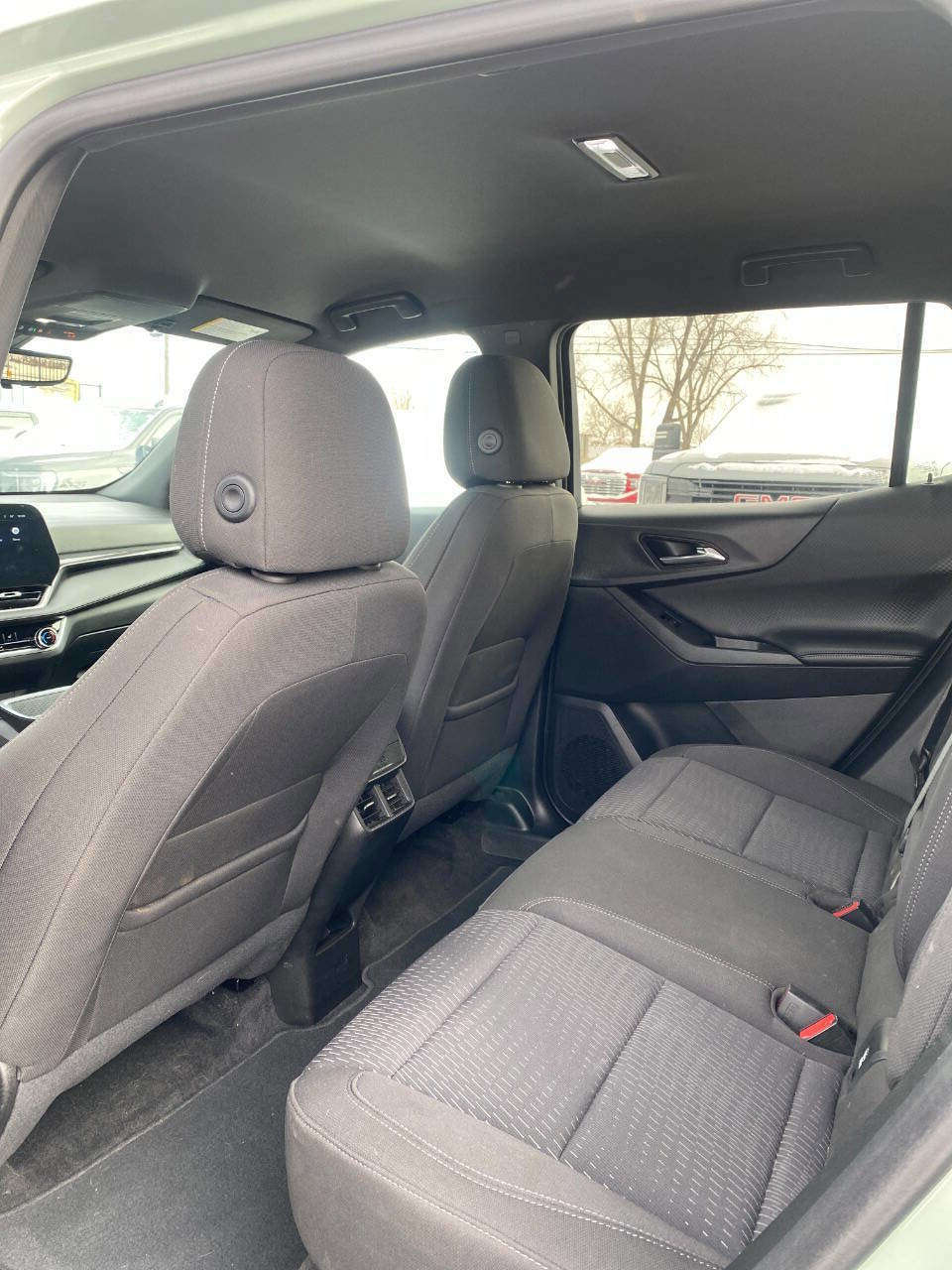 Used 2025 Chevrolet Equinox LT w/ Safety and Technology Package image 8