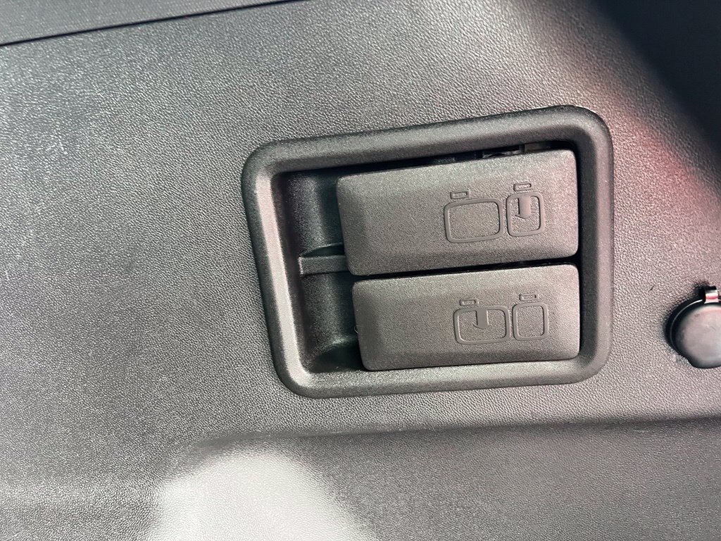 Used 2024 Chevrolet Equinox LT w/ LPO, Floor Liner Package AWD/4WD image 24