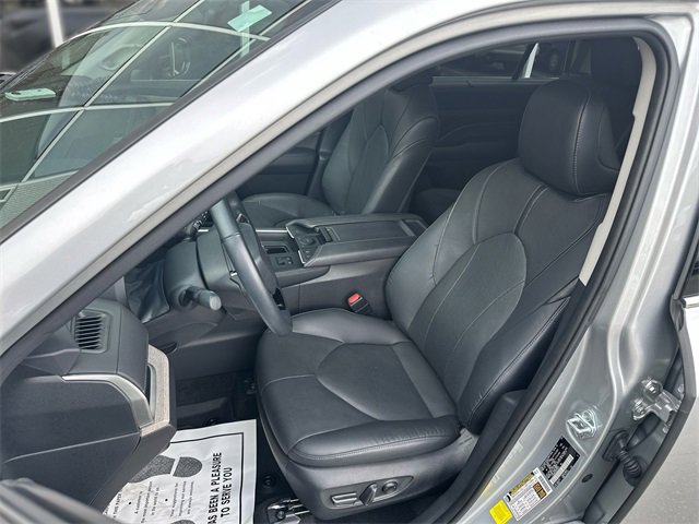 Used 2024 Toyota Grand Highlander Limited image 12