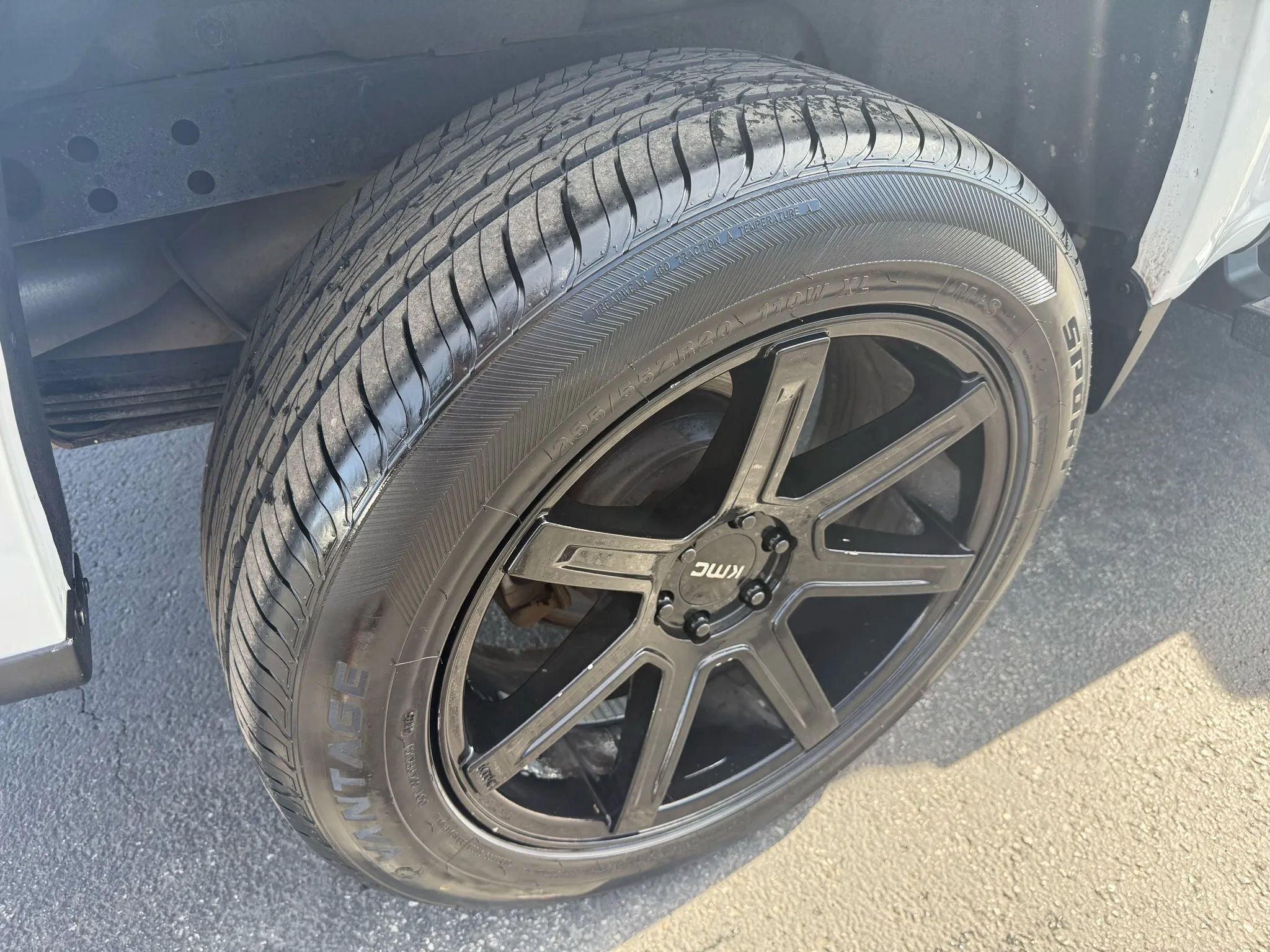 Used 2017 GMC Canyon Denali image 9