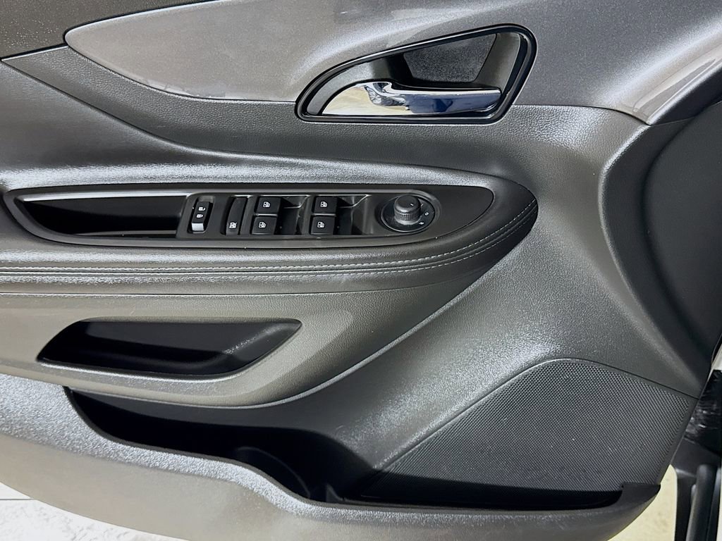 Used 2022 Buick Encore Preferred w/ Safety Package AWD/4WD image 15
