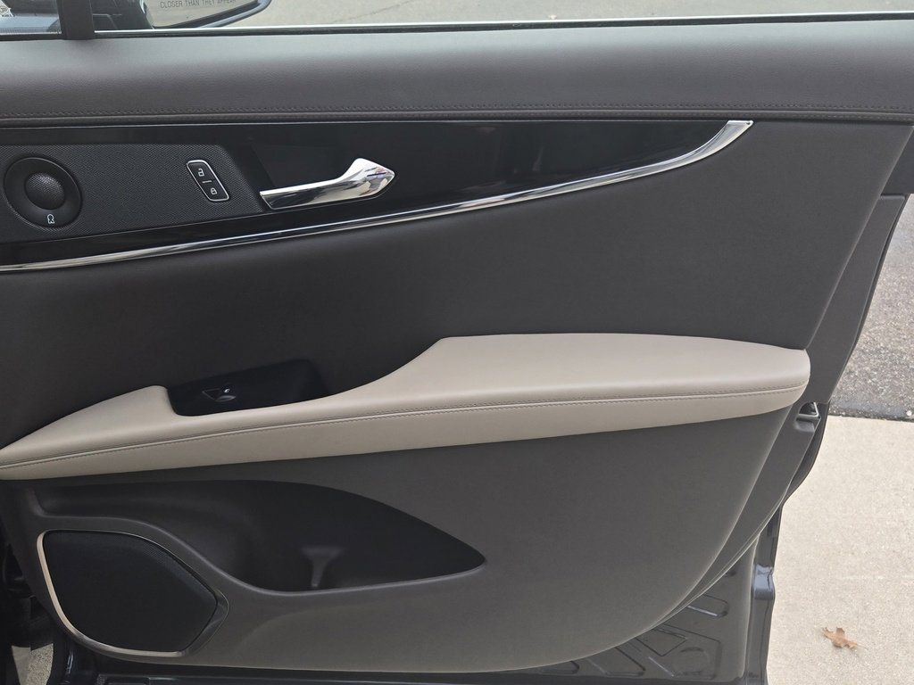 Certified 2023 Lincoln Nautilus Reserve image 26