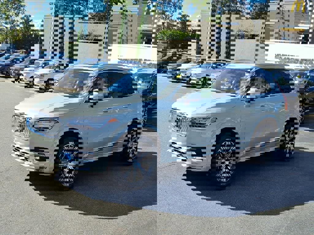 Used 2022 Volvo XC90 T6 Inscription w/ Advanced Package image 9