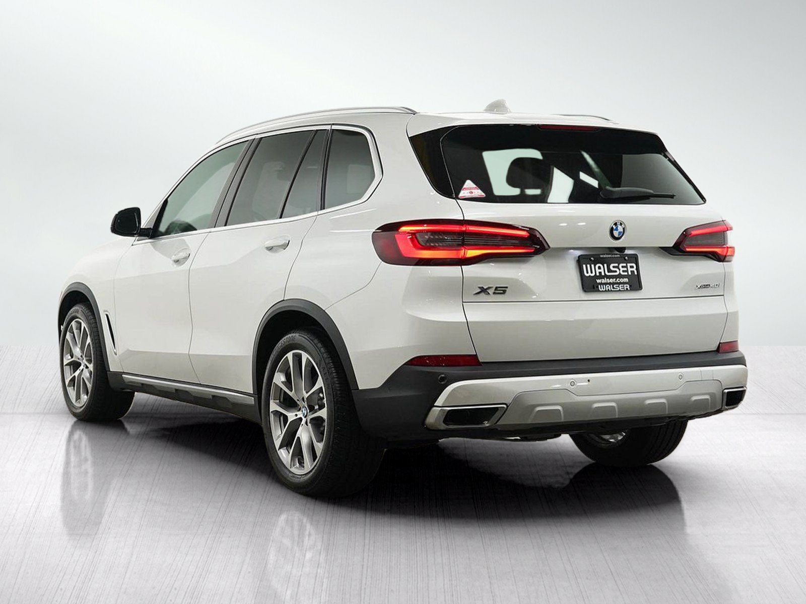 Used 2022 BMW X5 xDrive40i AWD/4WD image 3
