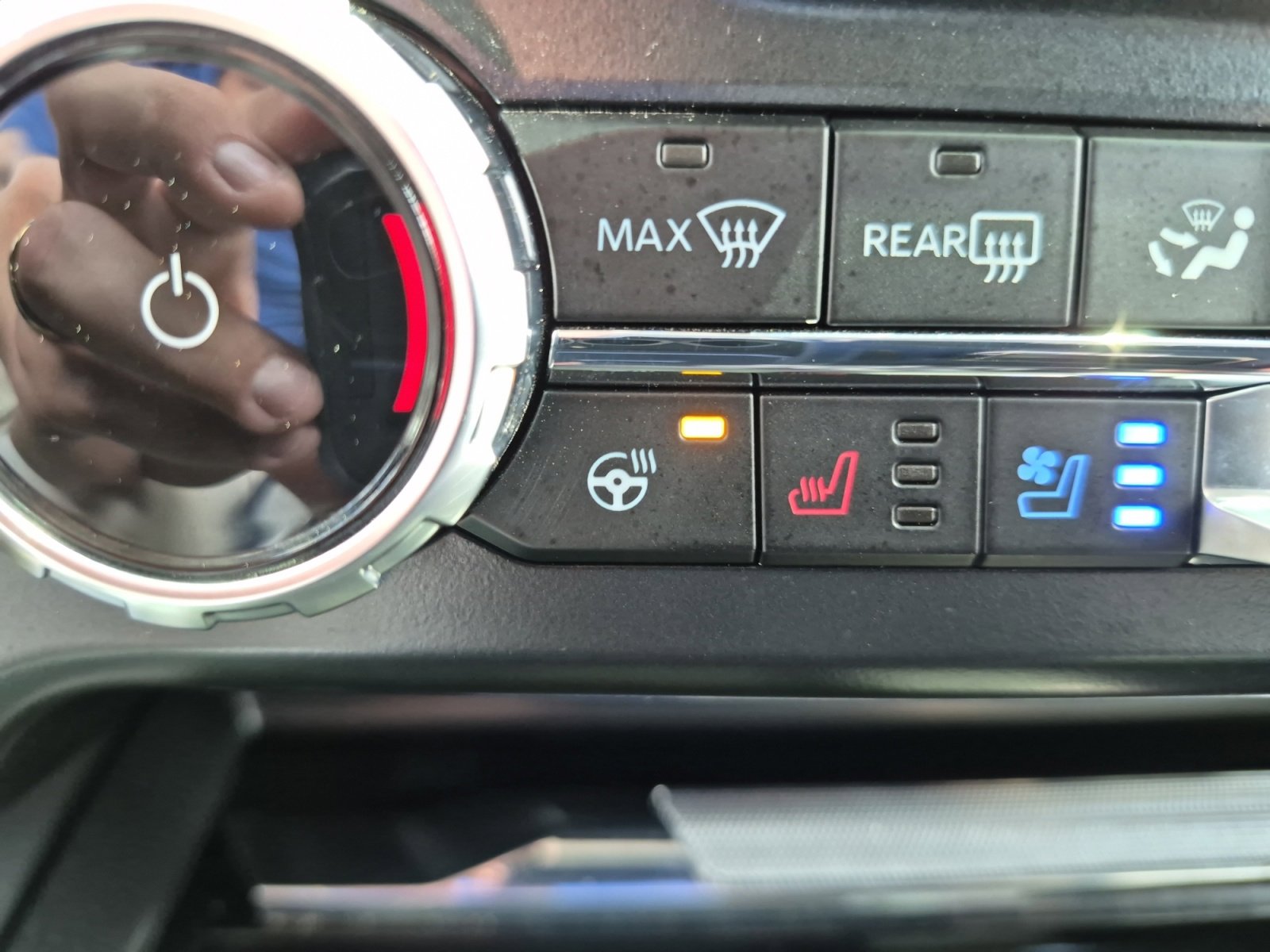 Used 2025 Ford F250 Lariat w/ Chrome Package image 25