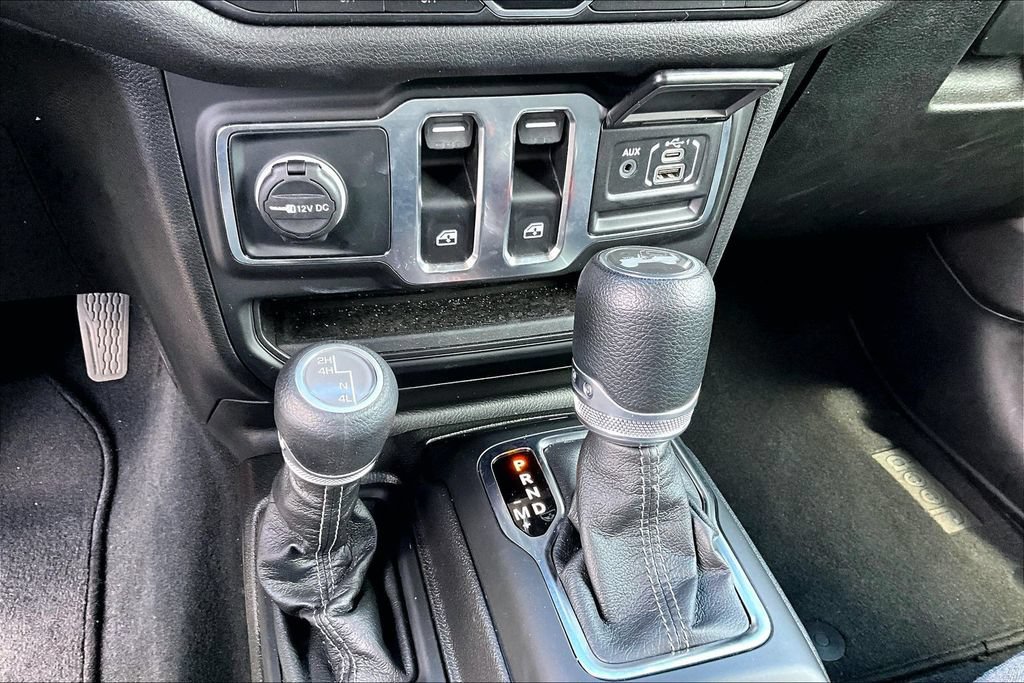 Used 2025 Jeep Wrangler Sport AWD/4WD image 25