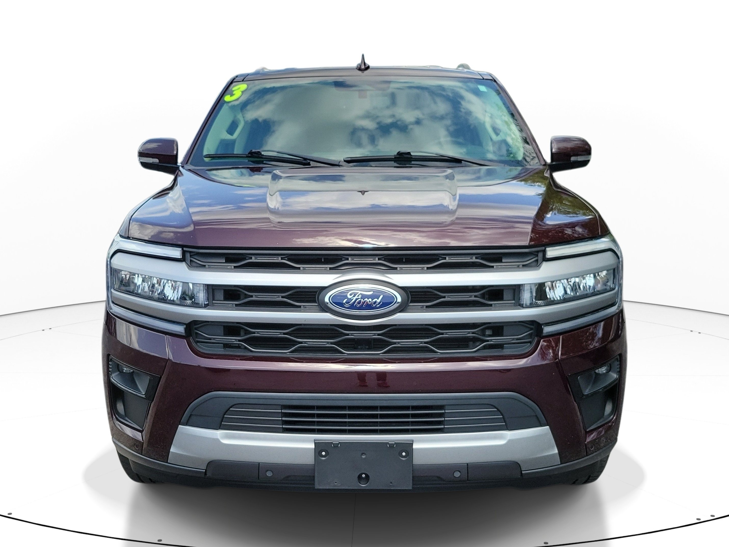 Used 2023 Ford Expedition XLT RWD image 2