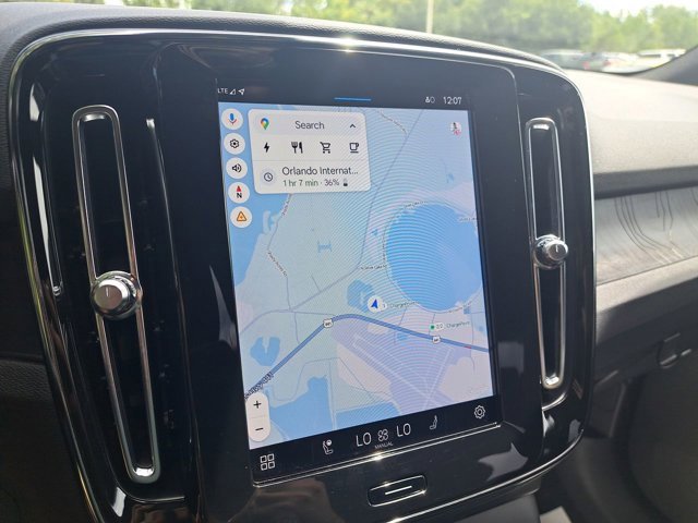 Used 2023 Volvo XC40 Recharge Ultimate w/ Protection Package Premier image 22