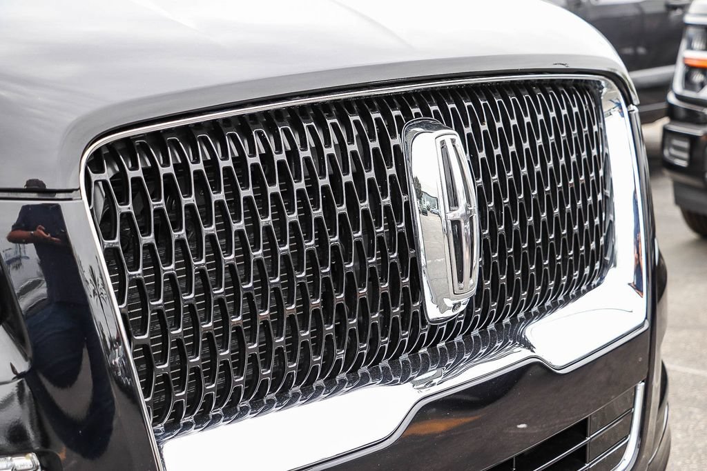 Certified 2023 Lincoln Navigator L Reserve RWD image 6