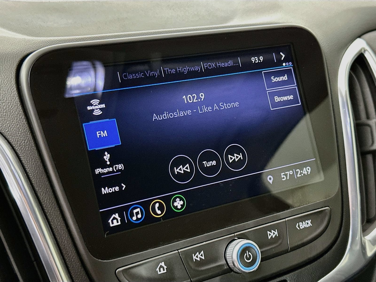 Used 2021 Chevrolet Equinox Premier AWD/4WD image 16