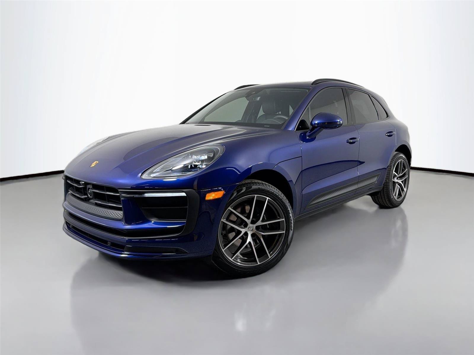 Certified 2026 Porsche Macan Turbo AWD/4WD image 1